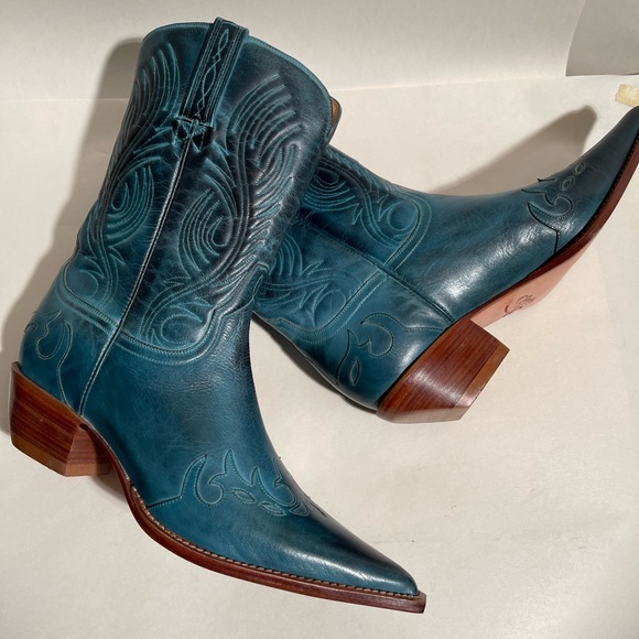 Lucchese Shoes - NEW Charlie 1 Horse Lucchese teal leather boot 7B